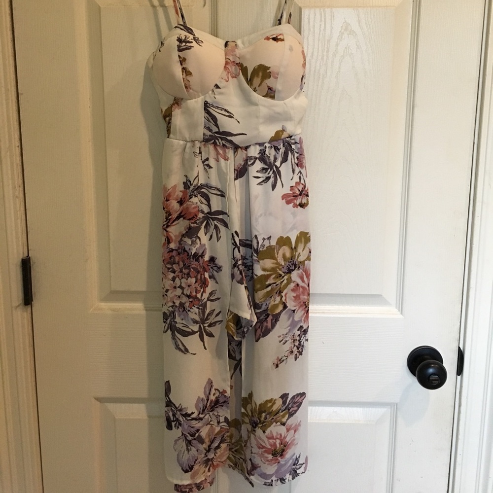 Soulmates White floral Romper, Size Small